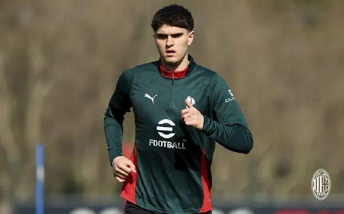 竞技宝CSGO-意媒丨巴特萨吉不行就埃斯图皮尼安